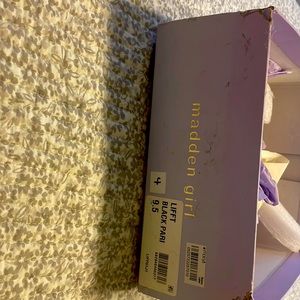 Steve Madden 9.5 Liftt Black Pari Sandals.  New, never worn.